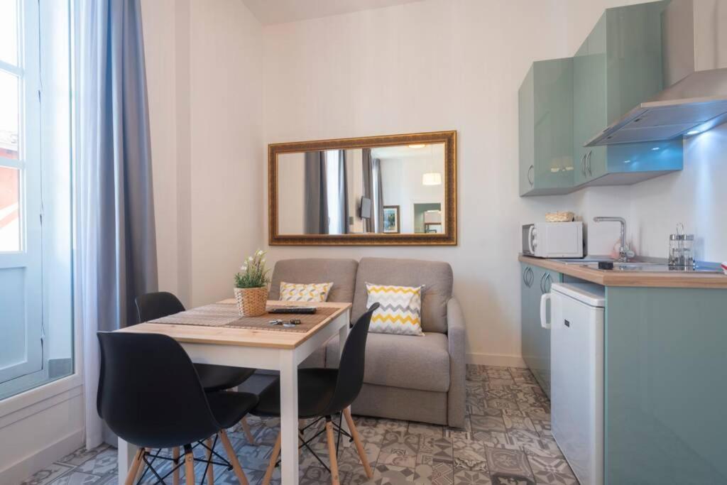 グラナダRosarioseis Loft Mirador De Moraymaアパートメント エクステリア 写真